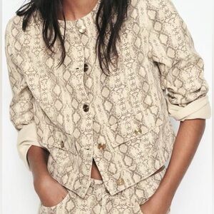 NWT ZARA Snakeskin Print Denim Jacket blogger favorite Size Large